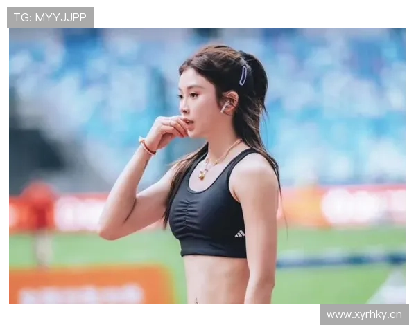 吴艳妮训练室比豪宅还精致，普通人连门都摸不到手感！