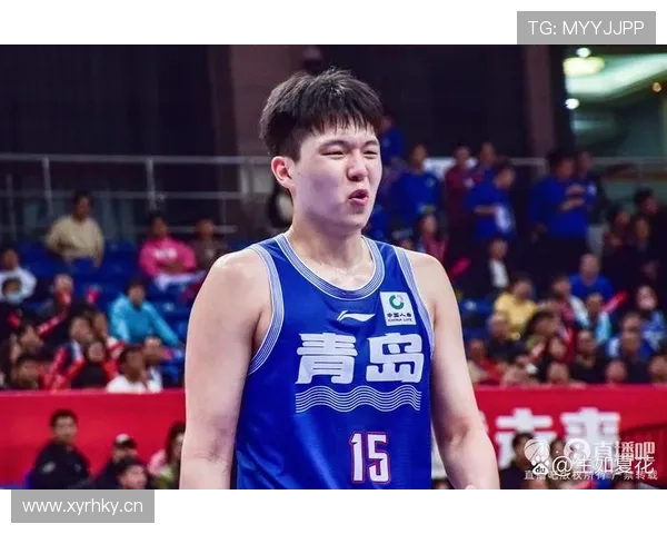 杨瀚森今晚又是场上冷面王，场外却被爆豪宅钥匙随手一甩？